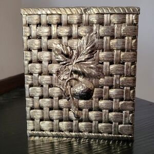 listing-status-banner